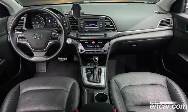 Hyundai Avante 2017 1.6 автомат (гидро), миниатюра 9