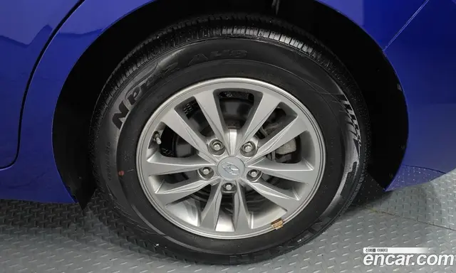 Hyundai Avante 2019 1.6 автомат (гидро), миниатюра 7 Hyundai Avante 2019 1.6 автомат (гидро), миниатюра 7
