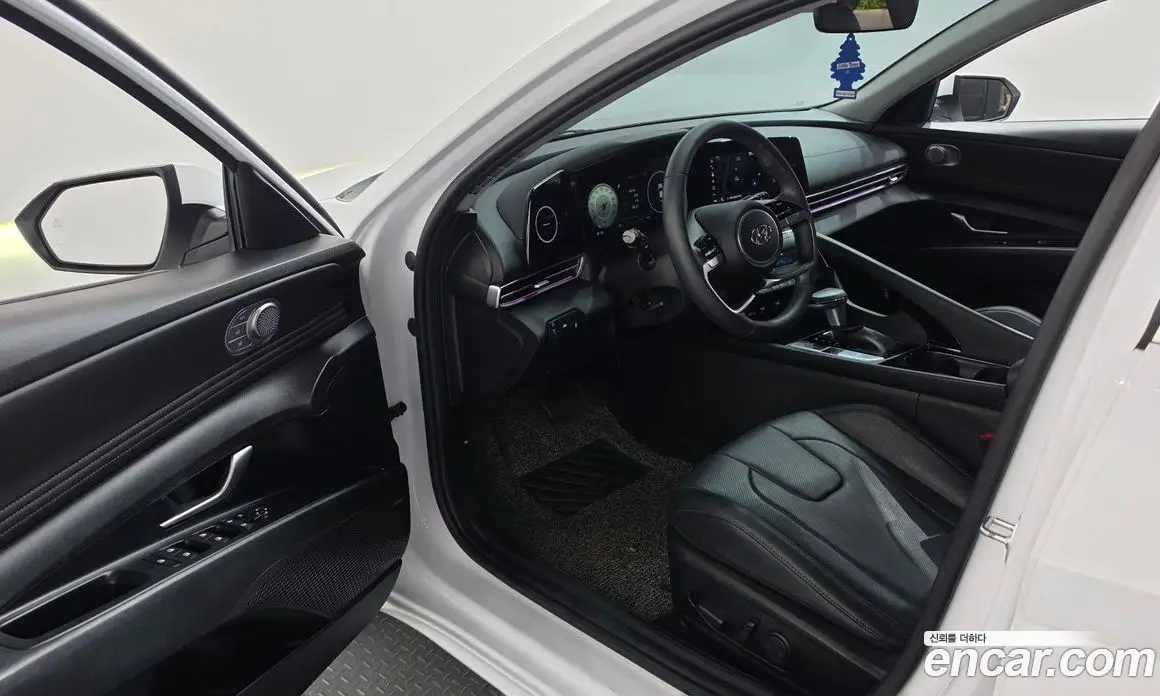Hyundai Avante 2021 1.6 автомат (гидро), фото 13