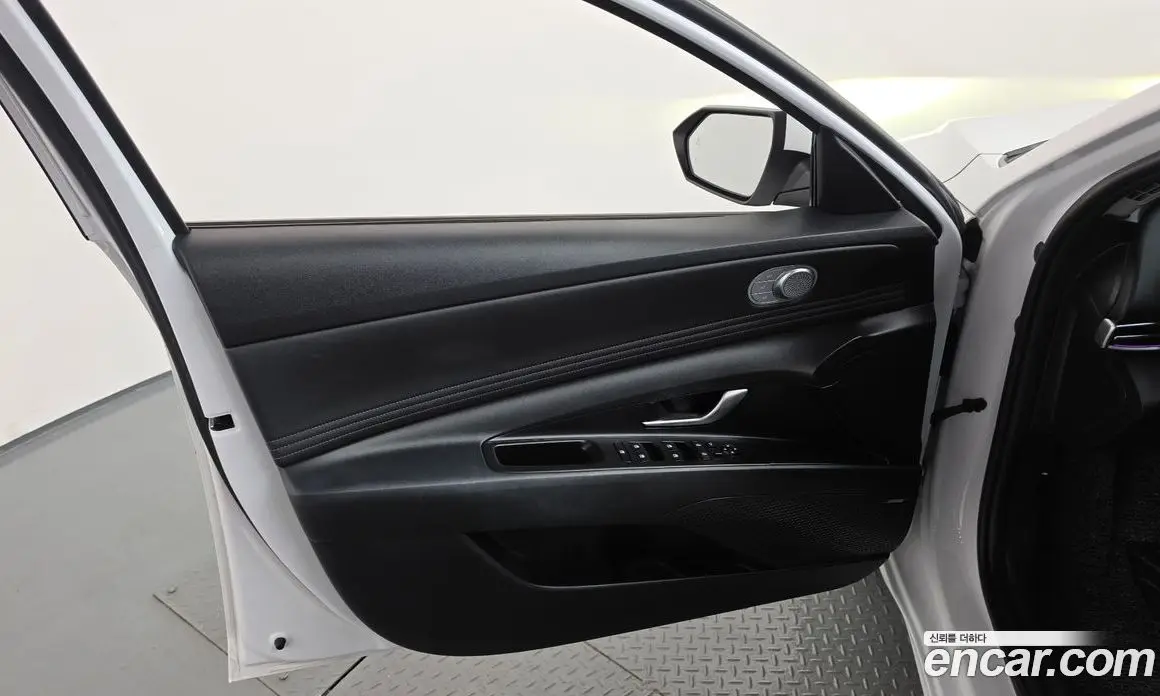 Hyundai Avante 2021 1.6 автомат (гидро), фото 14