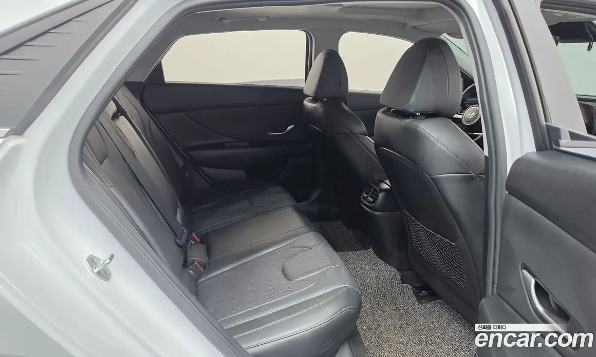 Hyundai Avante 2021 1.6 автомат (гидро), фото 17