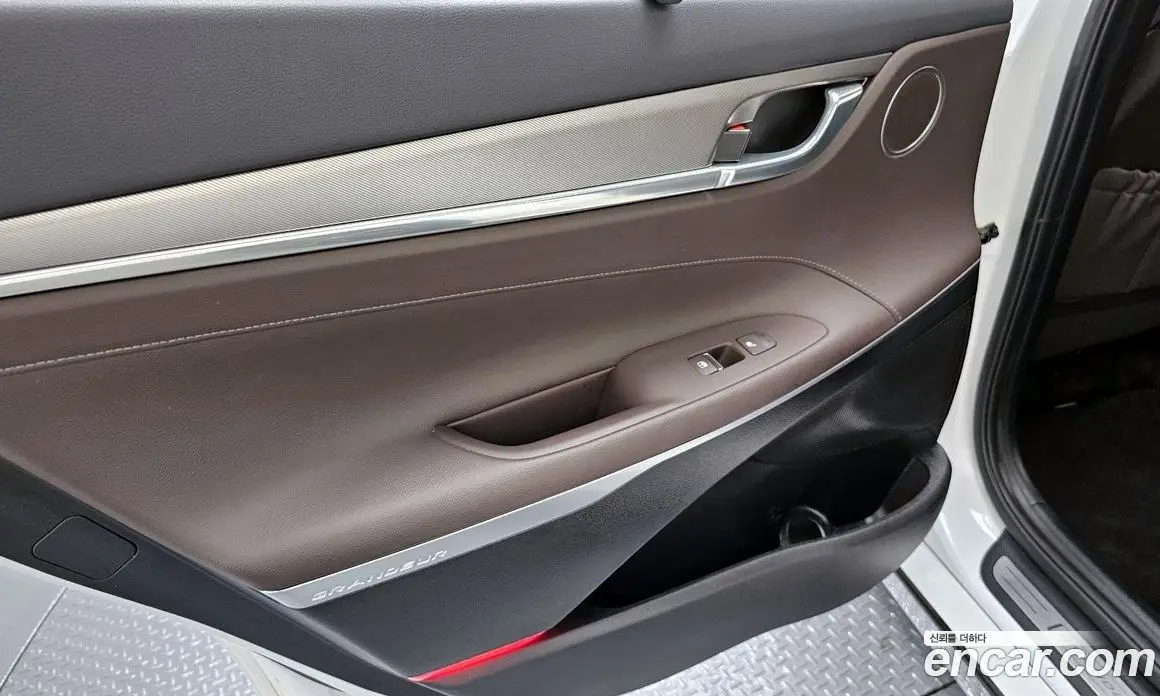 Hyundai Grandeur 2021 3.3 автомат (гидро), фото 15