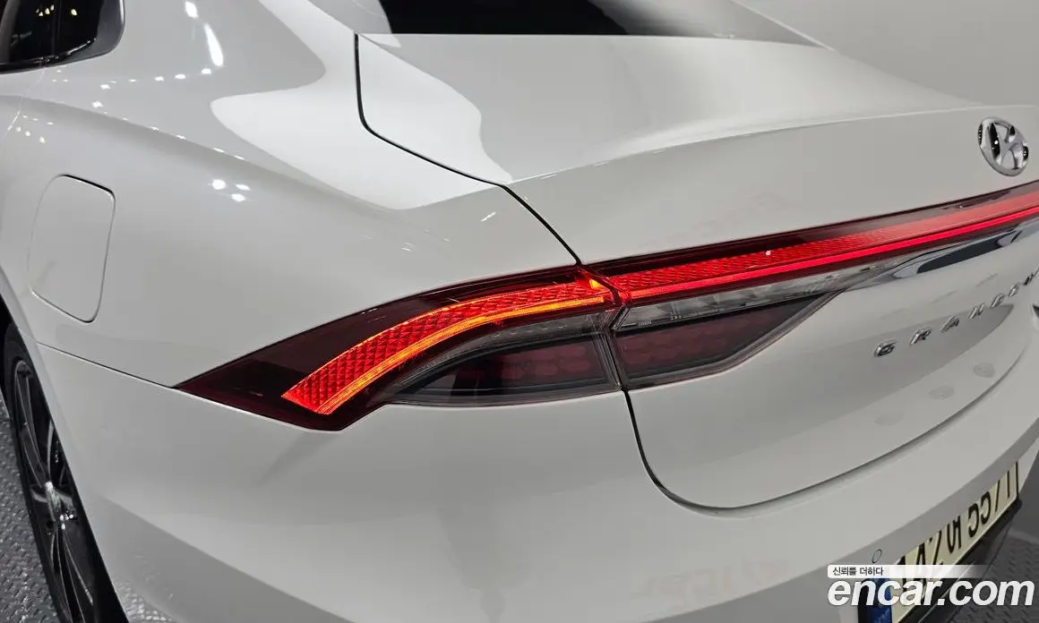 Hyundai Grandeur 2021 3.3 автомат (гидро), фото 9