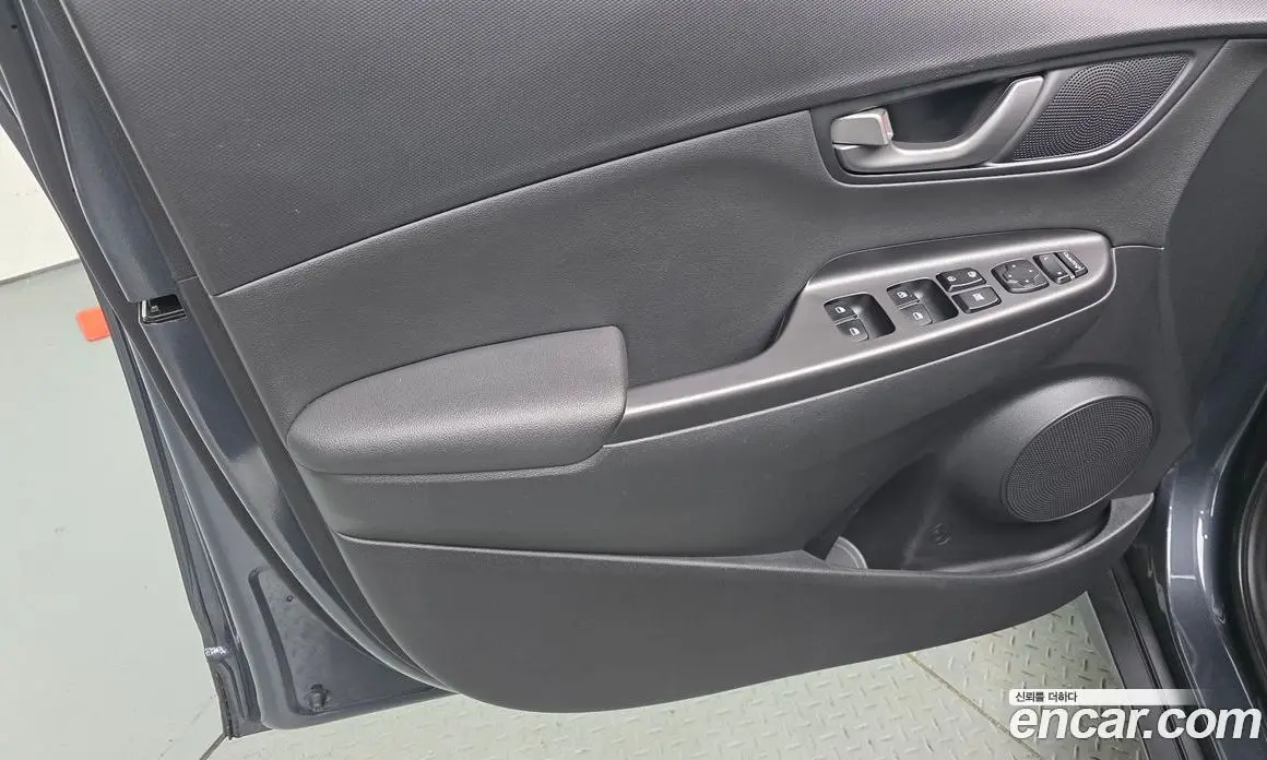 Hyundai Kona 2018 1.6 автомат (гидро), фото 14