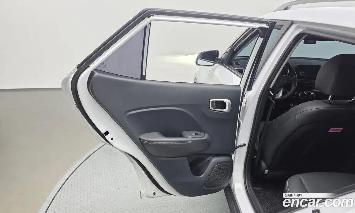 Hyundai Venue 2021 1.6 автомат (гидро), фото 15