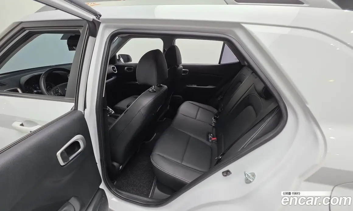 Hyundai Venue 2021 1.6 автомат (гидро), фото 16