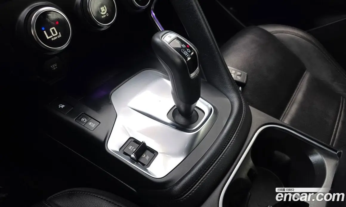 Jaguar E-Pace 2019 2.0 автомат (гидро), фото 11