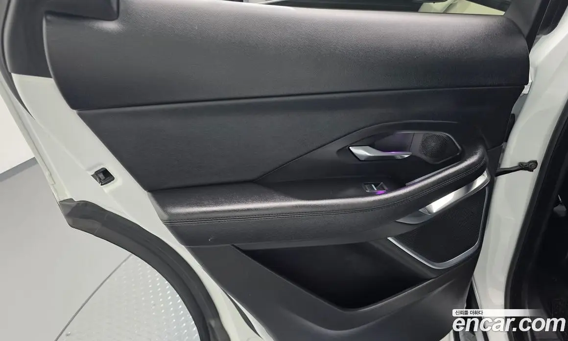 Jaguar E-Pace 2019 2.0 автомат (гидро), фото 14
