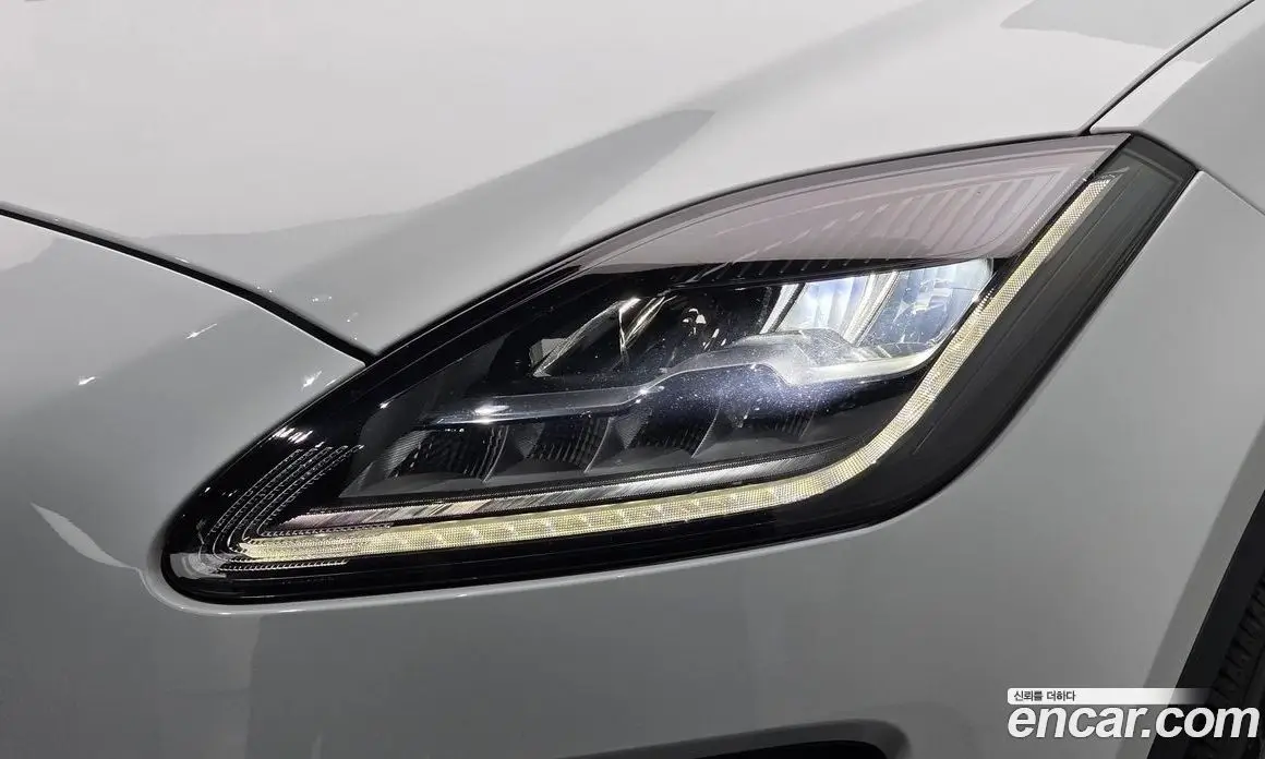 Jaguar E-Pace 2019 2.0 автомат (гидро), фото 7