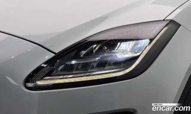 Jaguar E-Pace 2019 2.0 автомат (гидро), миниатюра 7