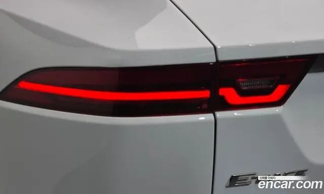 Jaguar E-Pace 2019 2.0 автомат (гидро), миниатюра 8