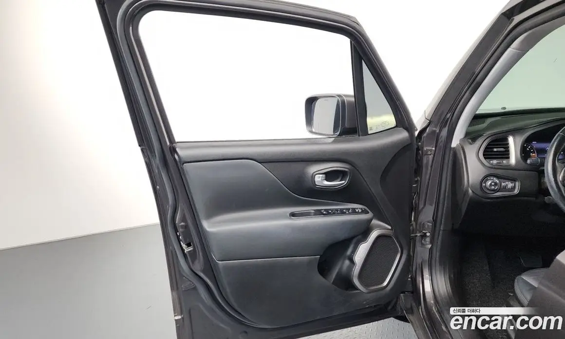 Jeep Renegade 2020 1.6 автомат (гидро), фото 13 Jeep Renegade 2020 1.6 автомат (гидро), фото 13