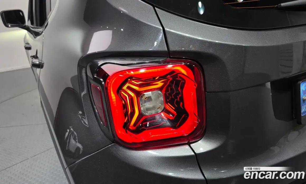 Jeep Renegade 2021 2.4 автомат (гидро), фото 9