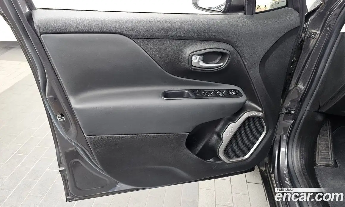 Jeep Renegade 2021 2.4 автомат (гидро), фото 14