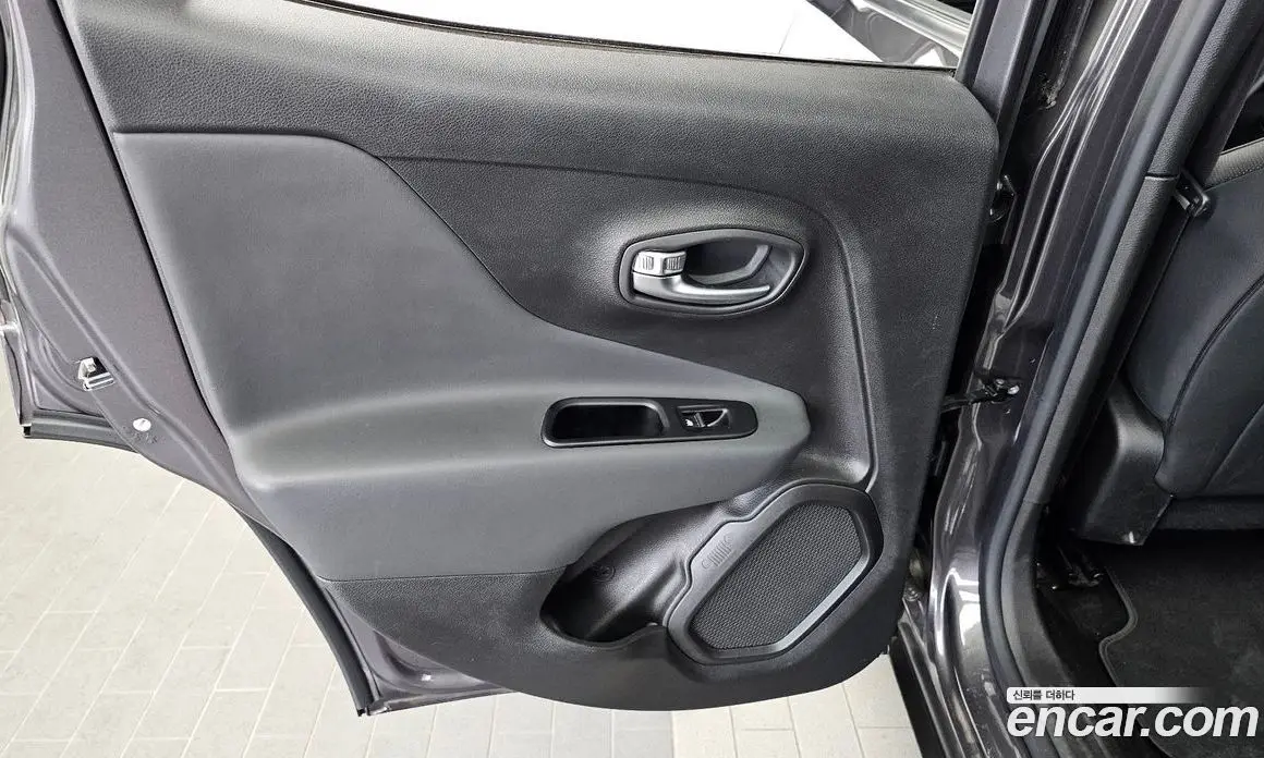 Jeep Renegade 2021 2.4 автомат (гидро), фото 15