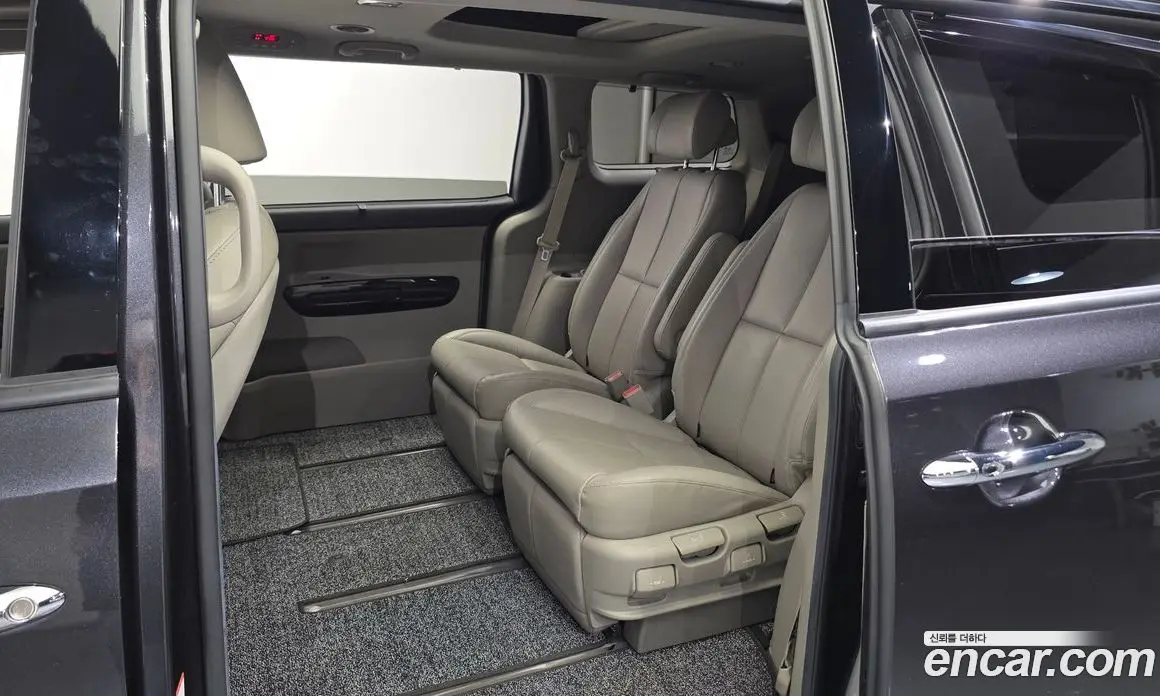 Kia Carnival 2019 3.3 автомат (гидро), фото 17 Kia Carnival 2019 3.3 автомат (гидро), фото 17