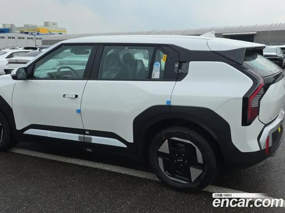 Kia EV3 2026 0.4 автомат (гидро), фото 2 Kia EV3 2026 0.4 автомат (гидро), фото 2