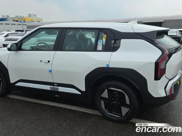 Kia EV3 2026 0.4 автомат (гидро), миниатюра 2 Kia EV3 2026 0.4 автомат (гидро), миниатюра 2