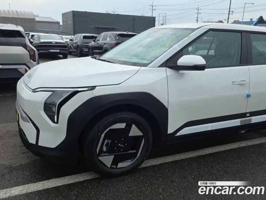 Kia EV3 2026 0.4 автомат (гидро), фото 5 Kia EV3 2026 0.4 автомат (гидро), фото 5