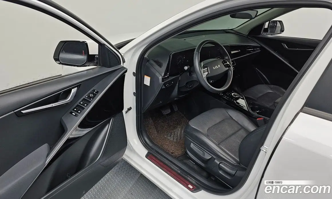 Kia Niro 2022 0.2 автомат (гидро), фото 13 Kia Niro 2022 0.2 автомат (гидро), фото 13