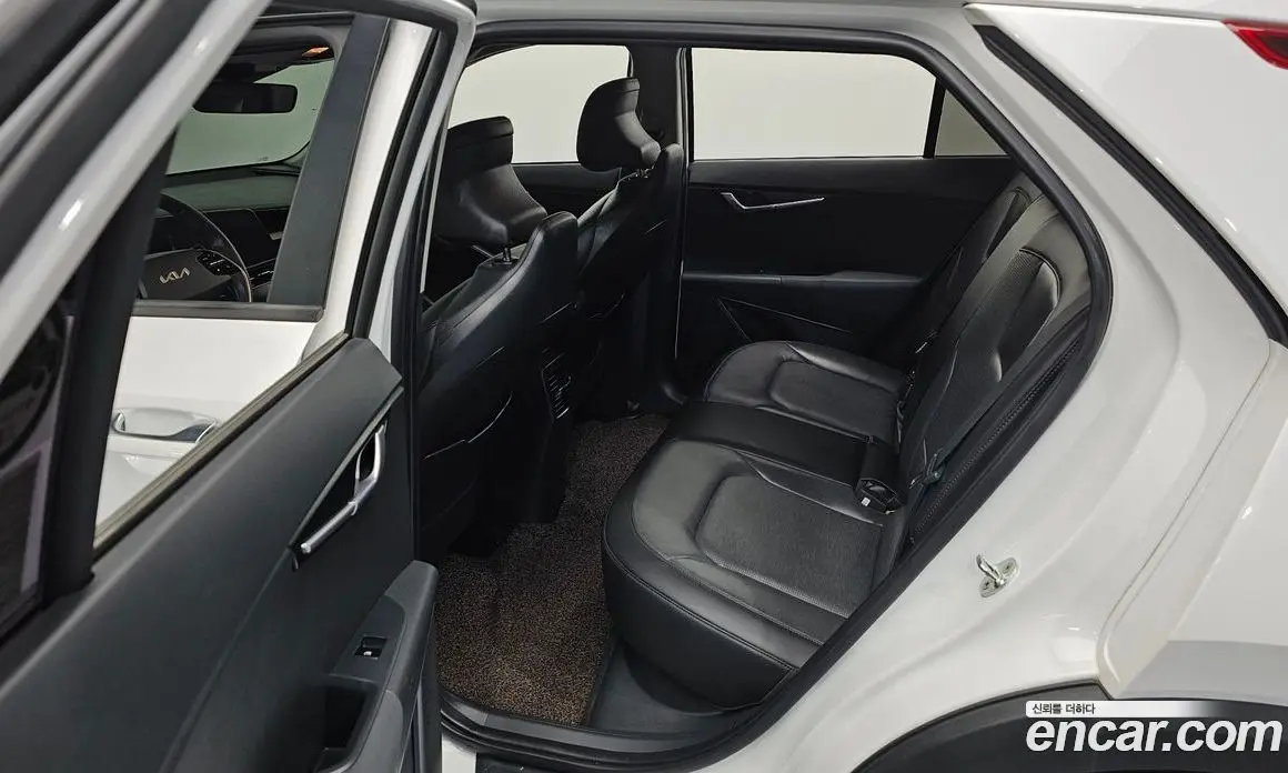 Kia Niro 2022 0.2 автомат (гидро), фото 18 Kia Niro 2022 0.2 автомат (гидро), фото 18