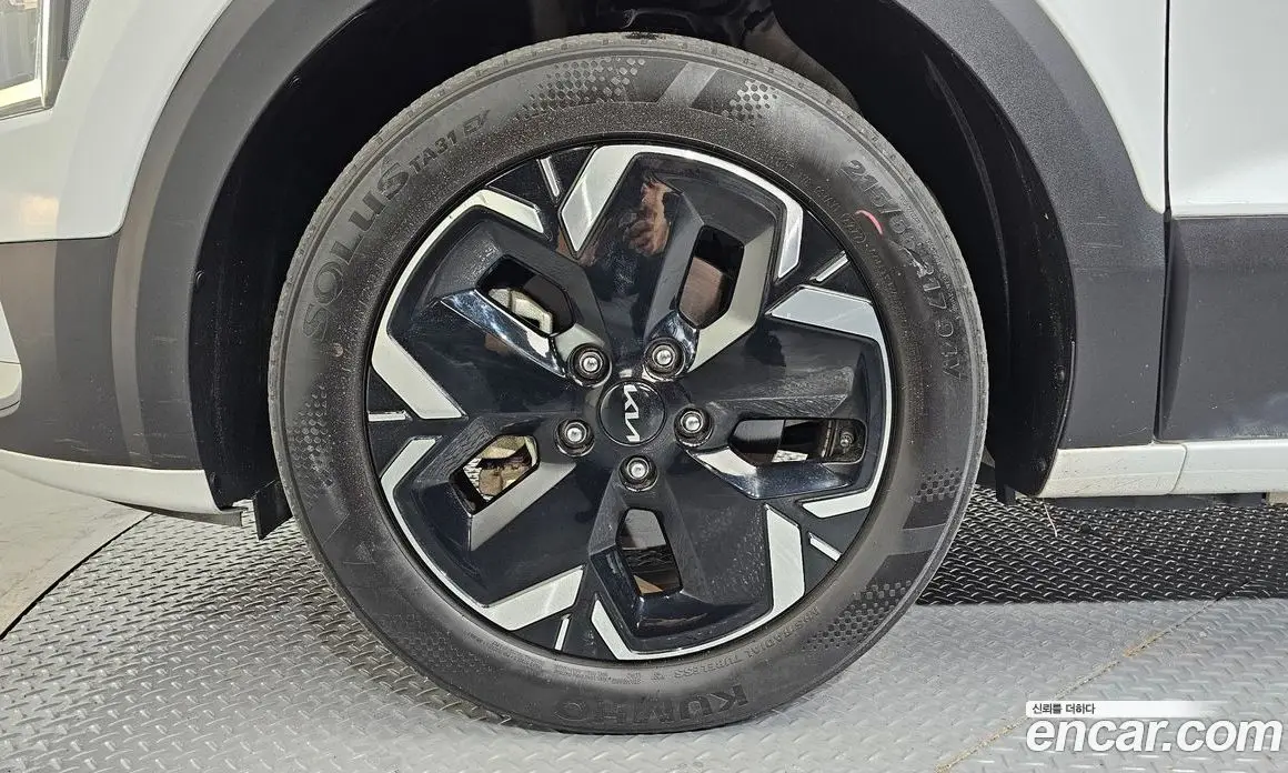 Kia Niro 2022 0.2 автомат (гидро), фото 5 Kia Niro 2022 0.2 автомат (гидро), фото 5