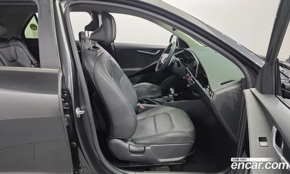 Kia Niro 2022 1.6 автомат (гидро), фото 17