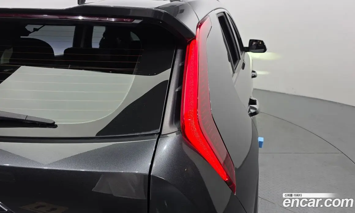 Kia Niro 2022 1.6 автомат (гидро), фото 9