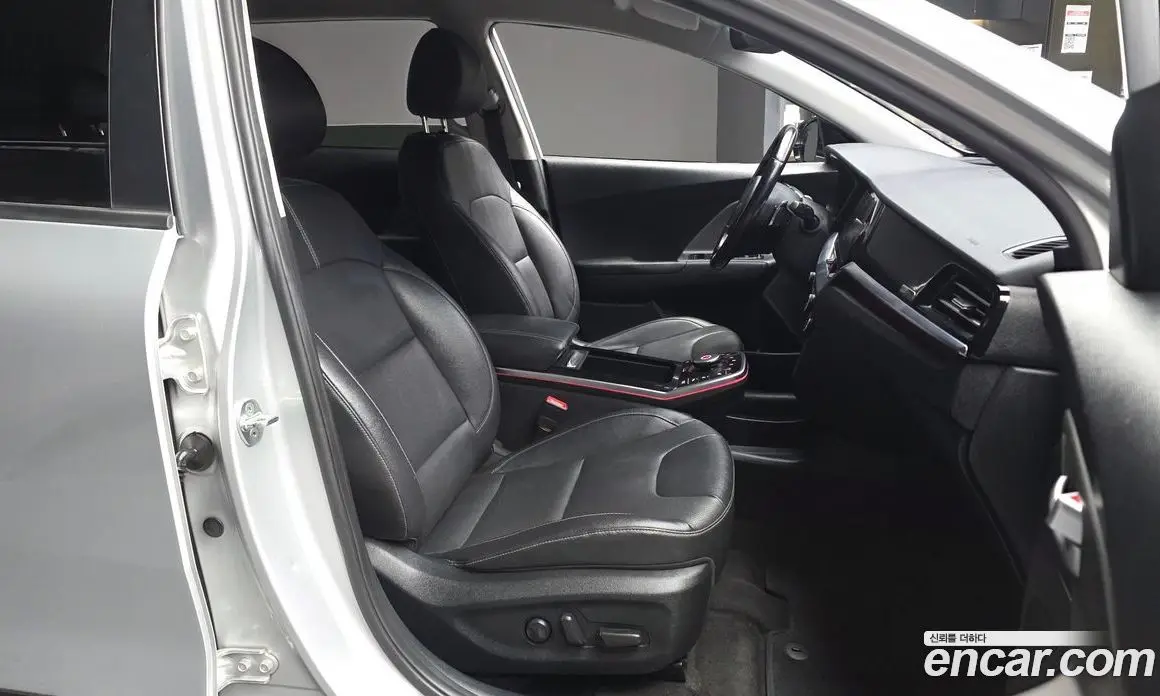 Kia Niro 2022 0.2 автомат (гидро), фото 17 Kia Niro 2022 0.2 автомат (гидро), фото 17