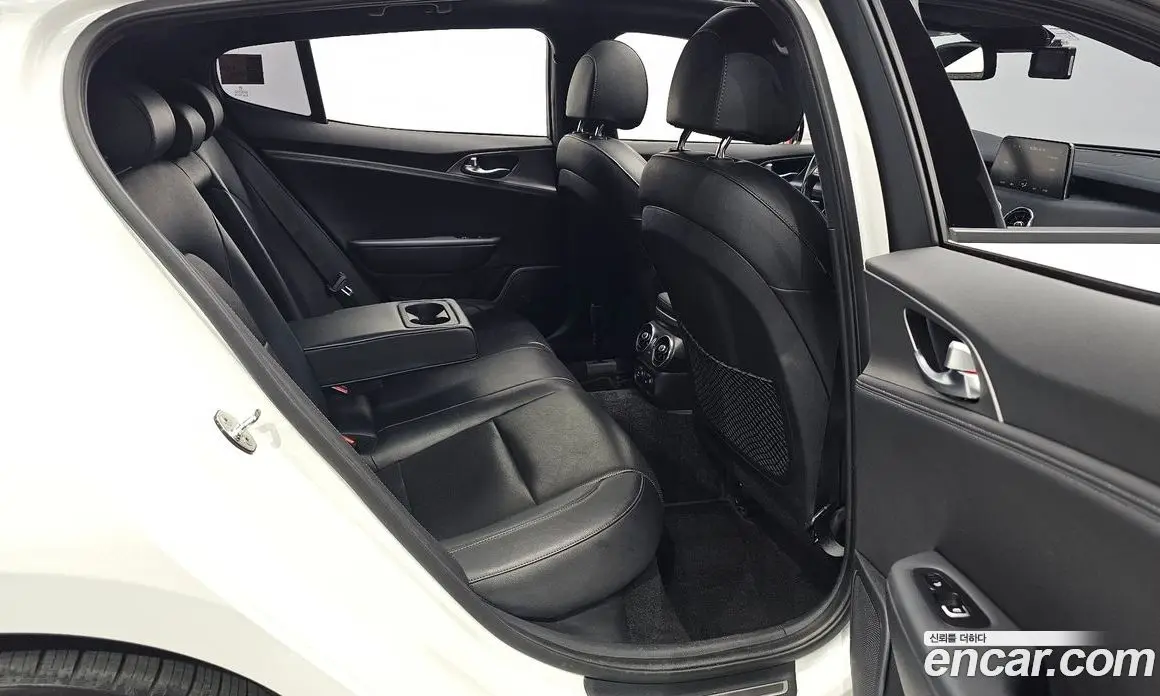 Kia Stinger 2018 2.0 автомат (гидро), фото 11