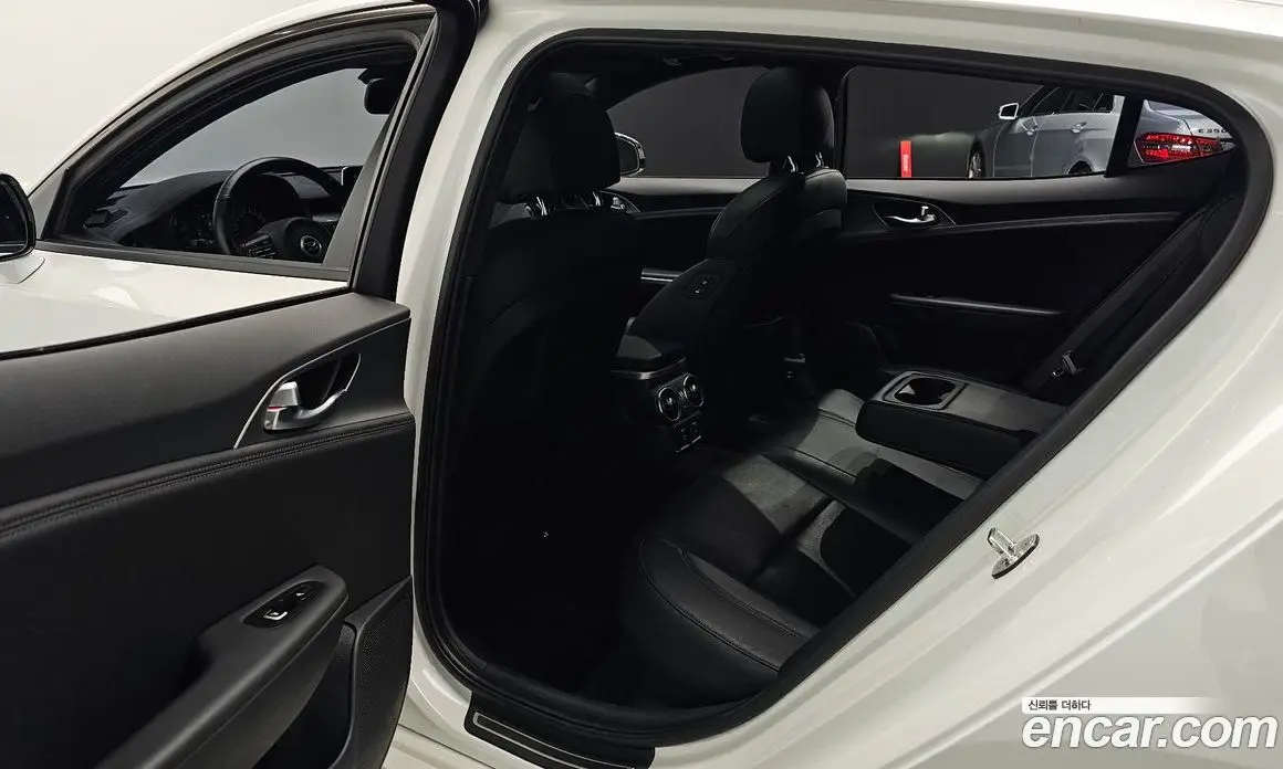 Kia Stinger 2018 2.0 автомат (гидро), фото 12