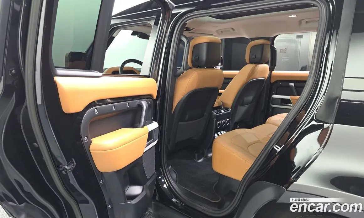 Land Rover Defender 2023 3.0 автомат (гидро), фото 16 Land Rover Defender 2023 3.0 автомат (гидро), фото 16