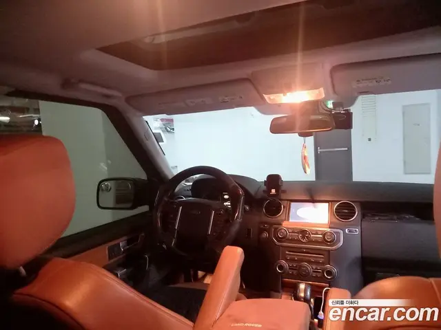 Land Rover Discovery 2010 5.0 автомат (гидро), миниатюра 3