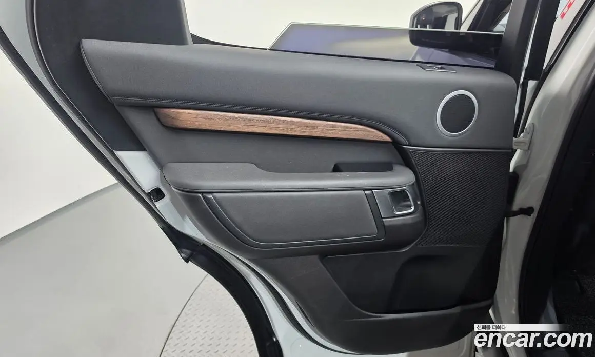 Land Rover Discovery 2018 3.0 автомат (гидро), фото 15