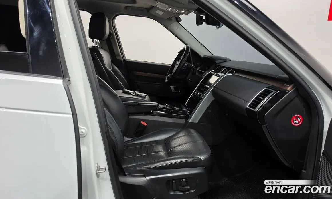 Land Rover Discovery 2018 3.0 автомат (гидро), фото 16