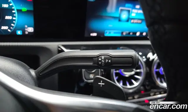 Mercedes-Benz A-Class 2020 2.0 автомат (гидро), миниатюра 12