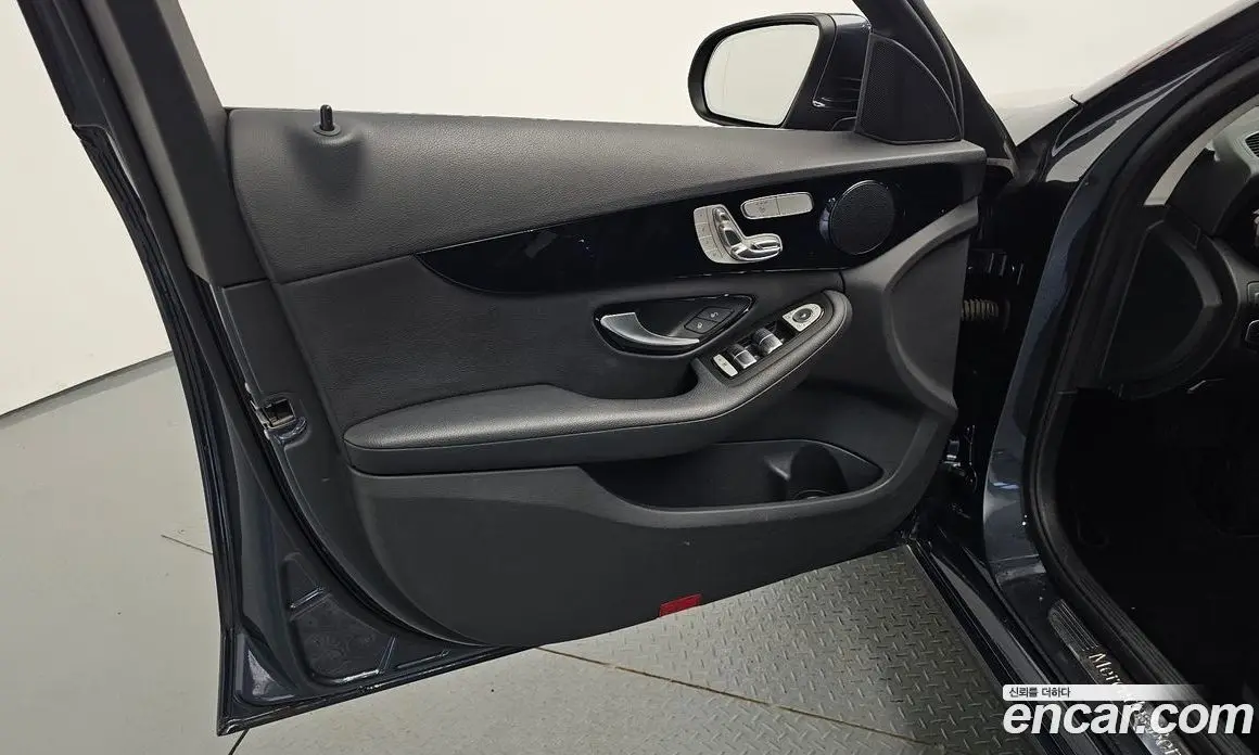 Mercedes-Benz C-Class 2015 2.0 автомат (гидро), фото 13 Mercedes-Benz C-Class 2015 2.0 автомат (гидро), фото 13