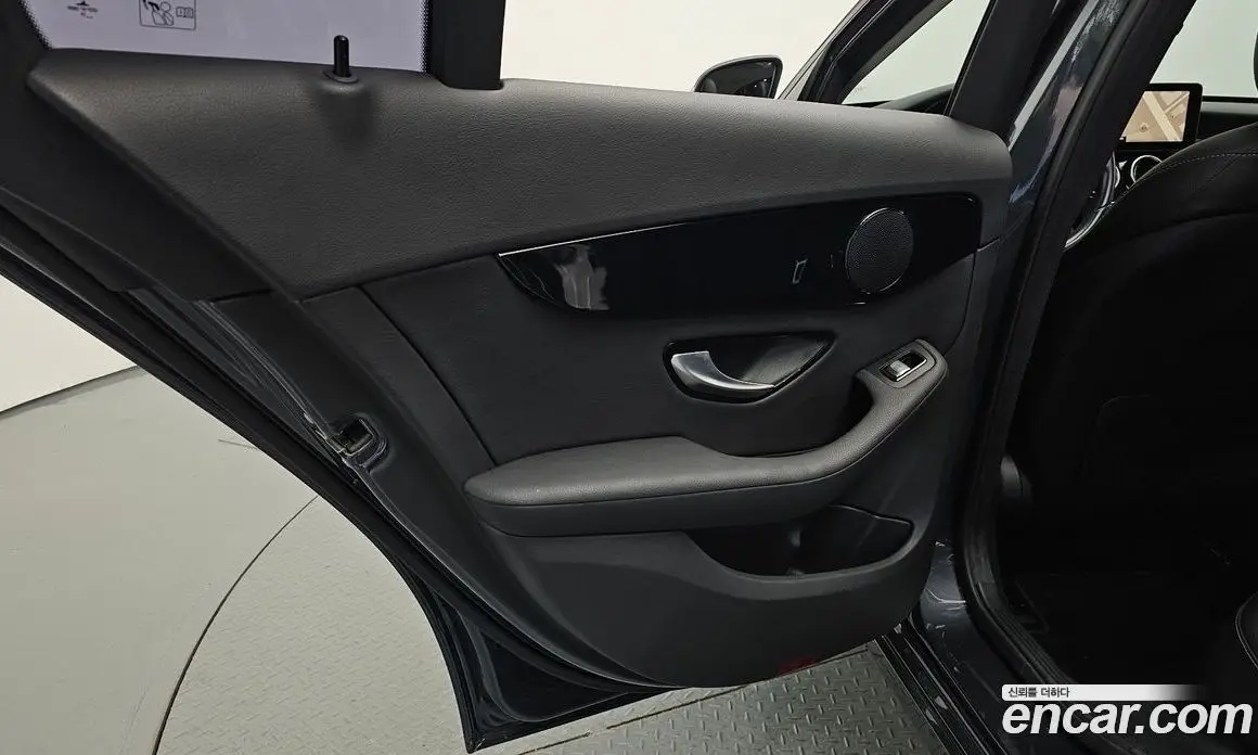 Mercedes-Benz C-Class 2015 2.0 автомат (гидро), фото 14 Mercedes-Benz C-Class 2015 2.0 автомат (гидро), фото 14