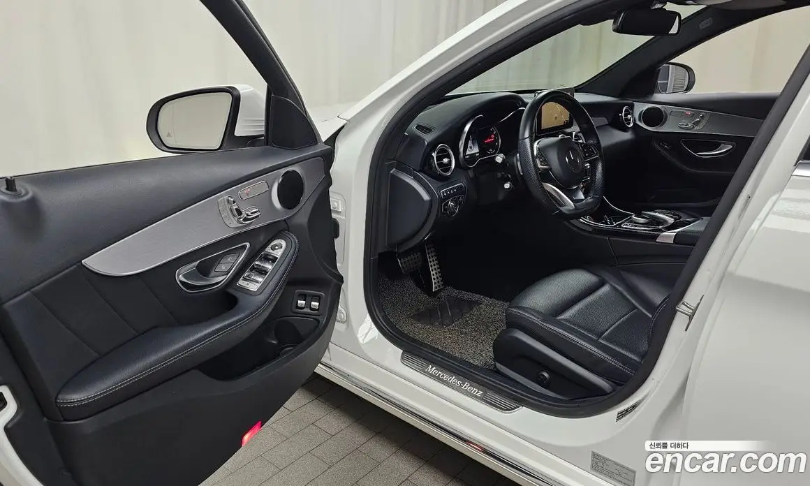 Mercedes-Benz C-Class 2018 2.0 автомат (гидро), фото 12