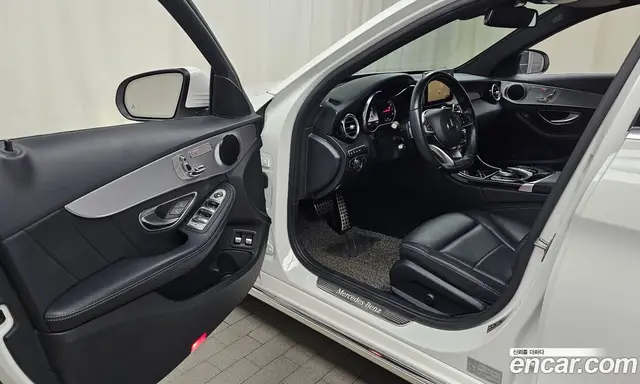 Mercedes-Benz C-Class 2018 2.0 автомат (гидро), миниатюра 12