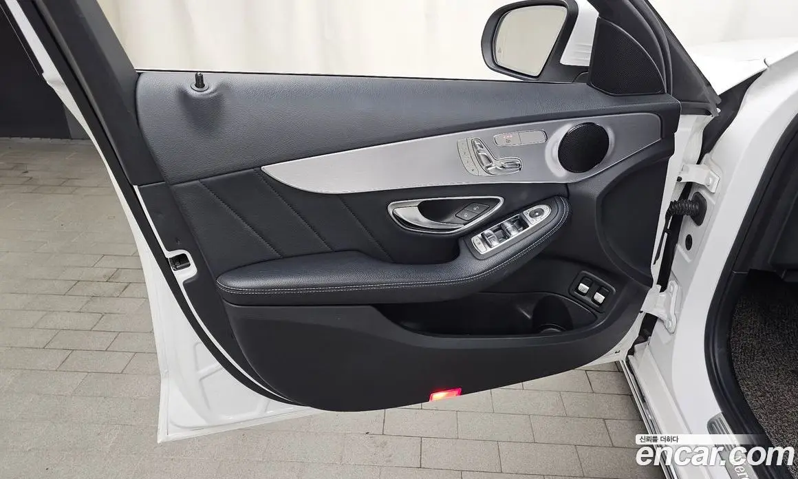 Mercedes-Benz C-Class 2018 2.0 автомат (гидро), фото 13
