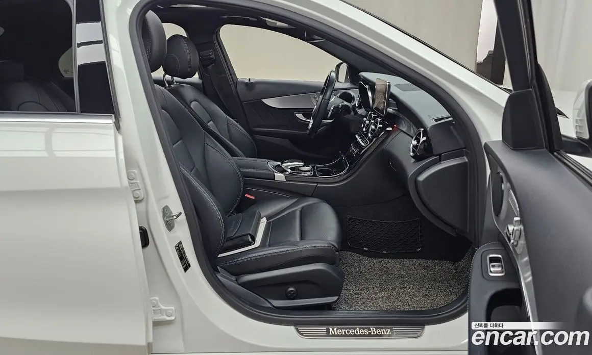 Mercedes-Benz C-Class 2018 2.0 автомат (гидро), фото 15