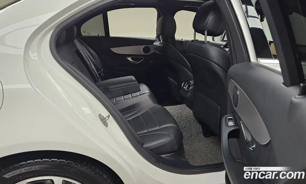 Mercedes-Benz C-Class 2018 2.0 автомат (гидро), фото 16