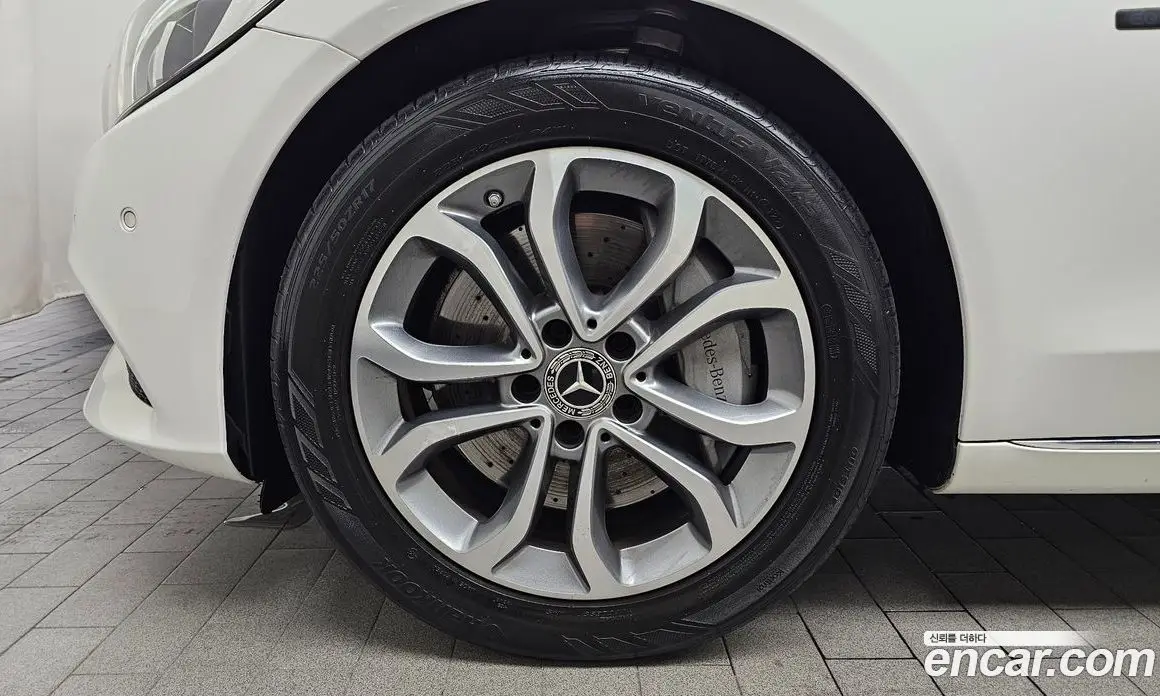 Mercedes-Benz C-Class 2018 2.0 автомат (гидро), фото 4