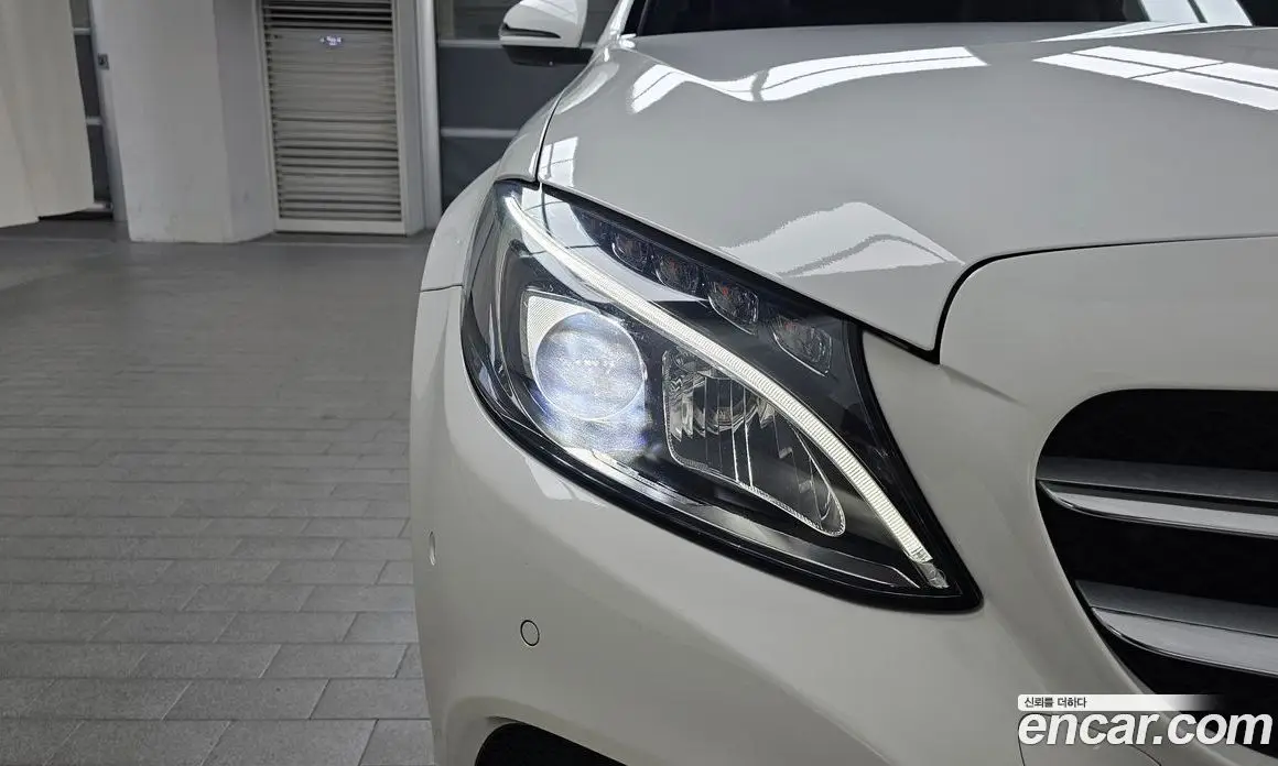 Mercedes-Benz C-Class 2018 2.0 автомат (гидро), фото 7