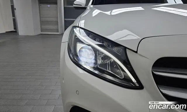Mercedes-Benz C-Class 2018 2.0 автомат (гидро), миниатюра 7