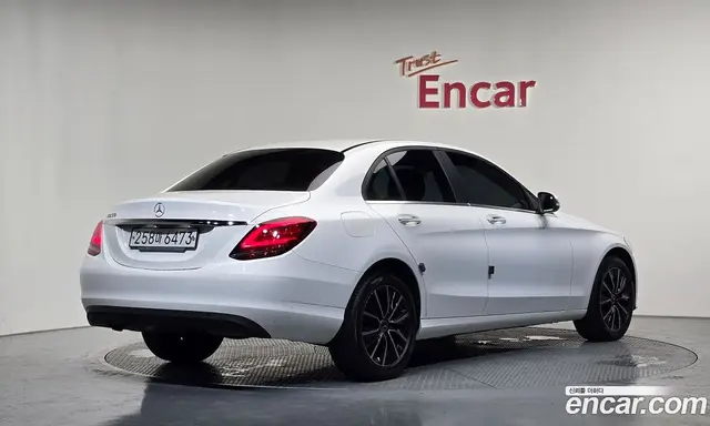 Mercedes-Benz C-Class 2019 2.0 автомат (гидро), миниатюра 2