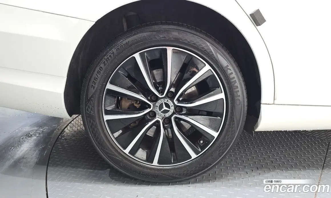 Mercedes-Benz C-Class 2019 2.0 автомат (гидро), фото 5
