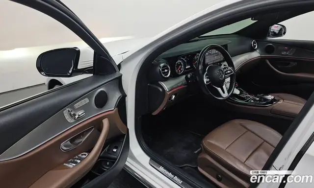 Mercedes-Benz E-Class 2018 2.0 автомат (гидро), миниатюра 12