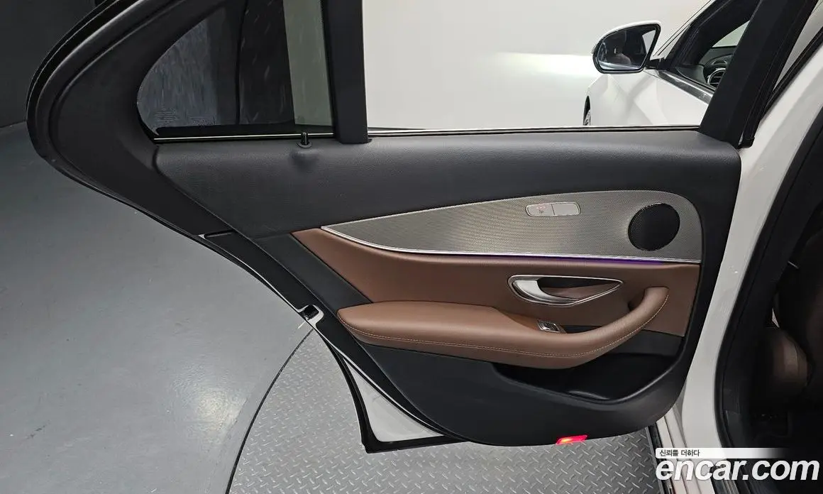 Mercedes-Benz E-Class 2018 2.0 автомат (гидро), фото 14 Mercedes-Benz E-Class 2018 2.0 автомат (гидро), фото 14